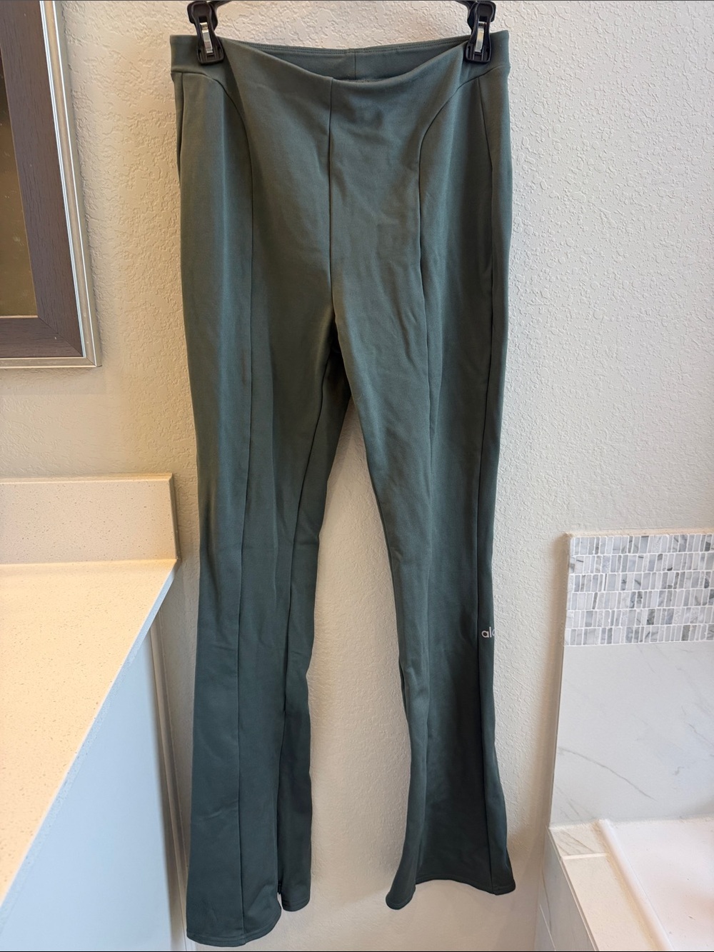 ALO Yoga Women's Olive Green Boot Cut Flare Pants